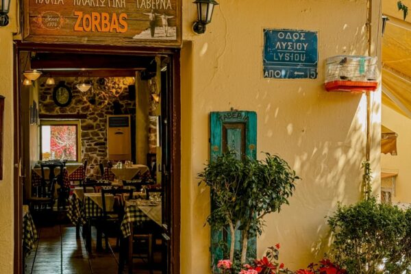 why-choose-a- private-tour-in-athens-plaka